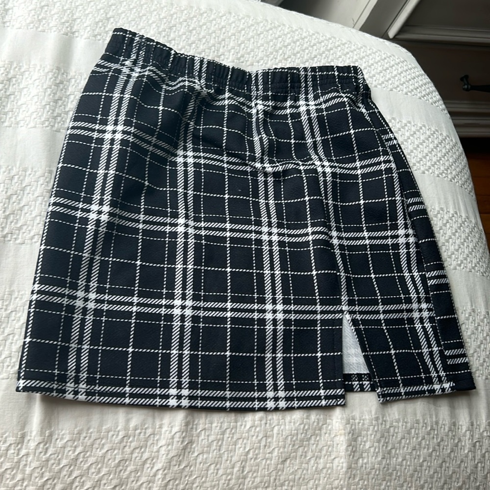 SHEIN Girls Plaid Skirt
